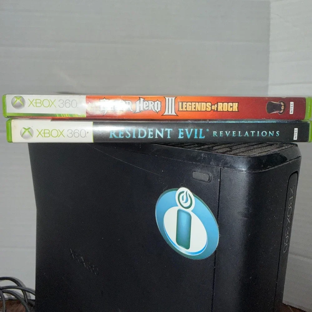 Microsoft Xbox 360 S Console Model 1439 Bundle 3 Controllers 2 Games Untested